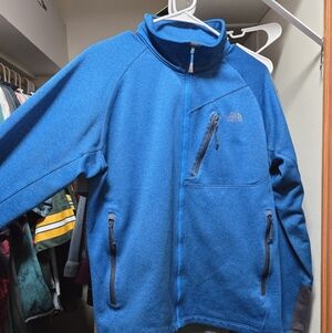 Mens Medium Northface Full-Zip Pullover.